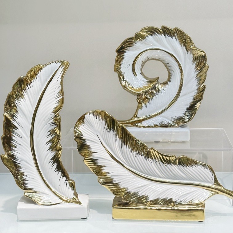 Feather shaped electroplated ceramic vase