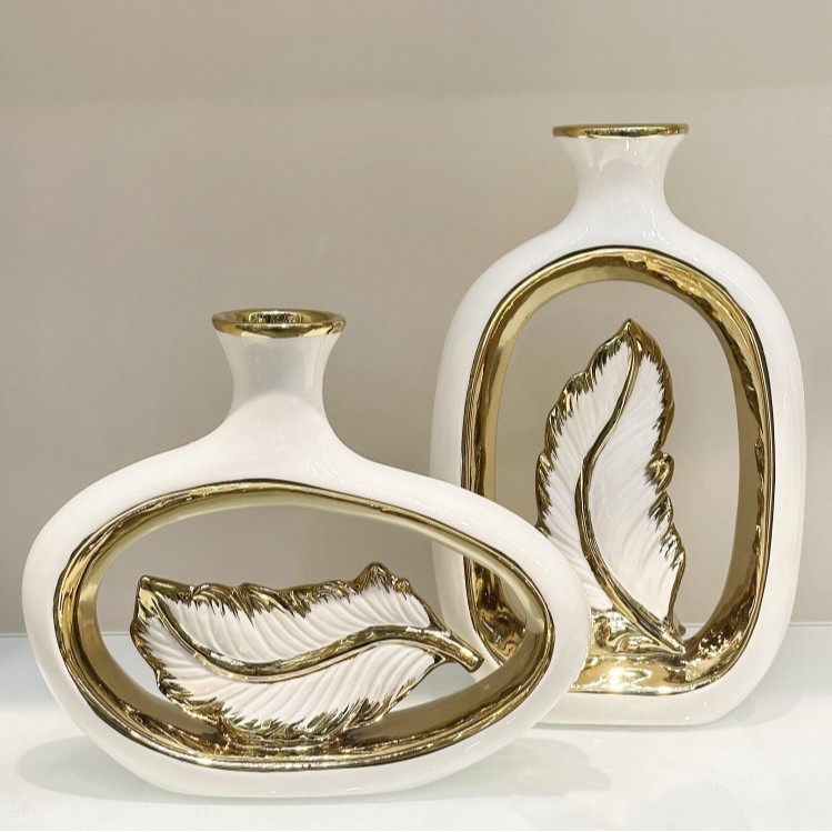 Feather shaped electroplated ceramic vase