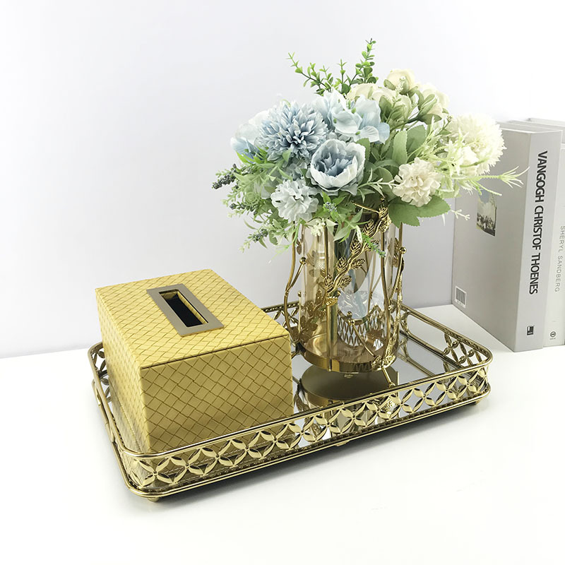 Metal patterned flower vase